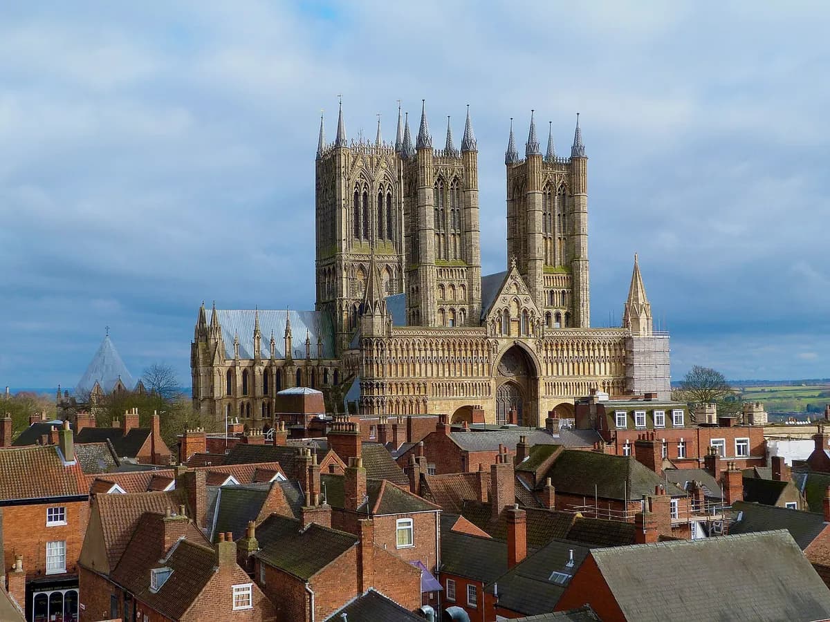 Lincoln: a great twin-towered cathedral at the top of a steep cobbled street