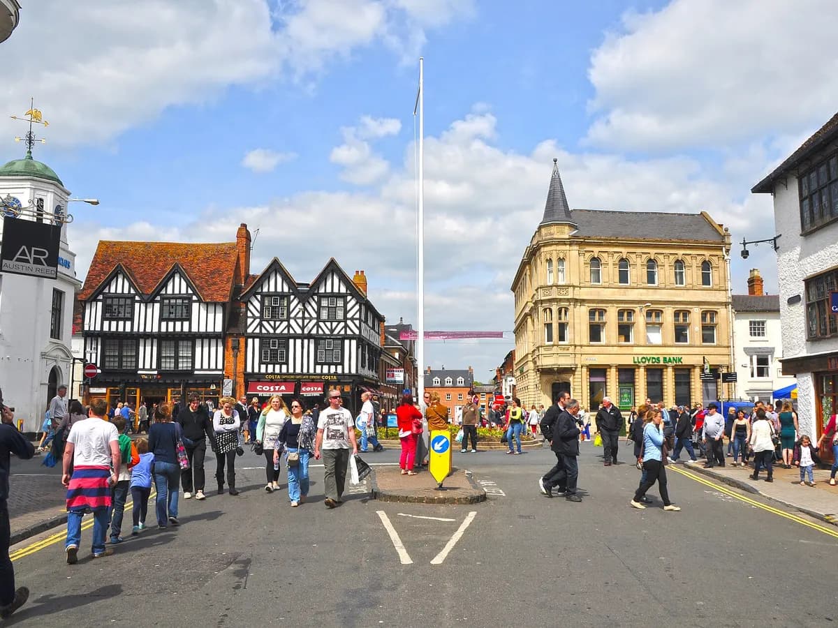 Stratford-upon-Avon: Tudor timber-framed houses and a riverside theatre with swans on the Avon
