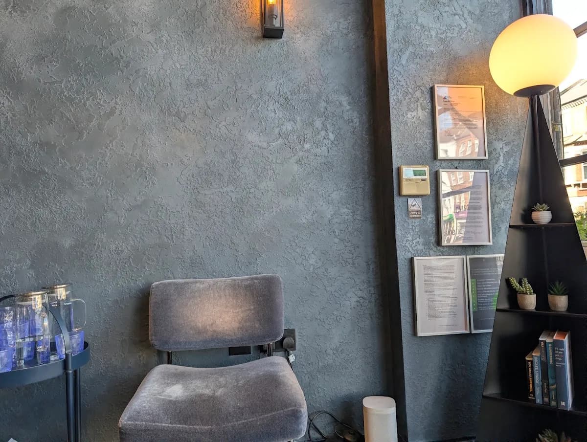 White & Co. Dentist at Battersea Rise — photo from their Google listing