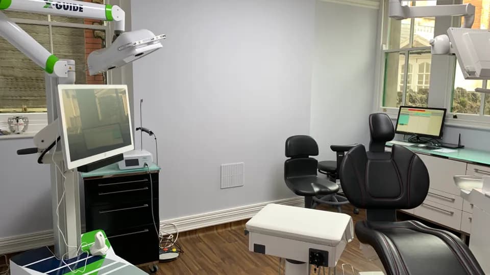 Guy's Dental Implant Centre — photo from their Google listing