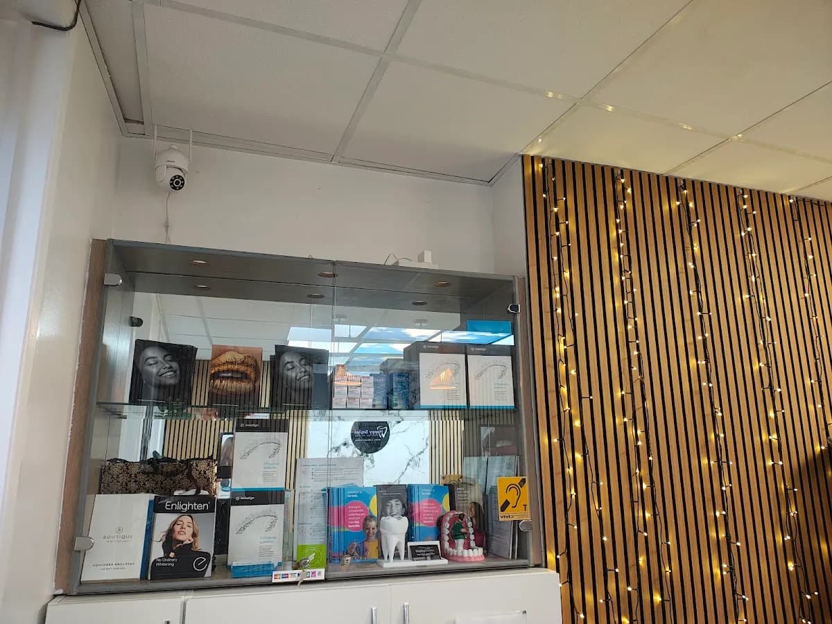 Happy Smiles Dental Clinic - Accepting New Patients | Composite Bonding | Invisalign | Dental Implants | Hygienists — photo from their Google listing