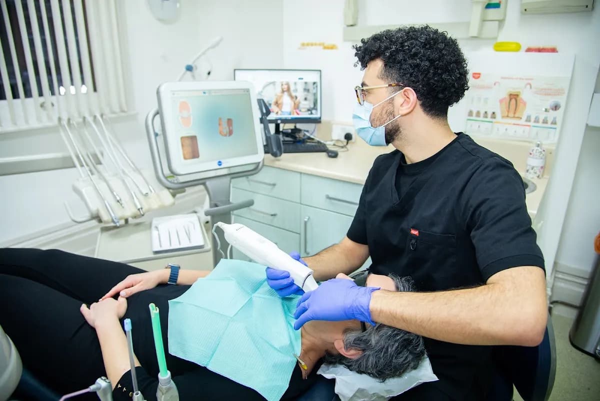 Piccadilly Dental - Invisalign and Composite Veneers London — photo from their Google listing